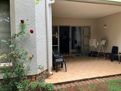 Simplex townhome For Sale in Oaklands, Johannesburg